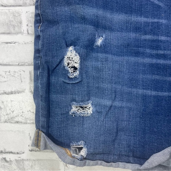 Arizona Jean Co. Distressed Cuffed Stretch Jean Shorts 18 Jrs. Plus - Picture 3 of 6